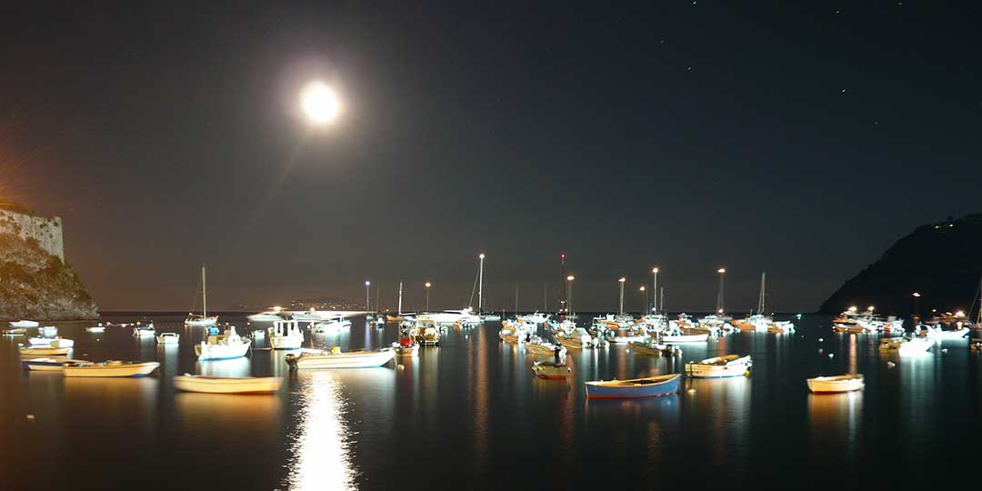 Amalfi Coast boat tour by night