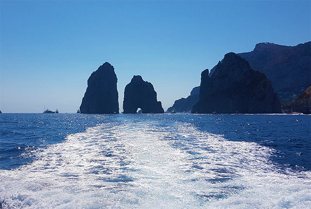 Boat tours from Salerno to Capri